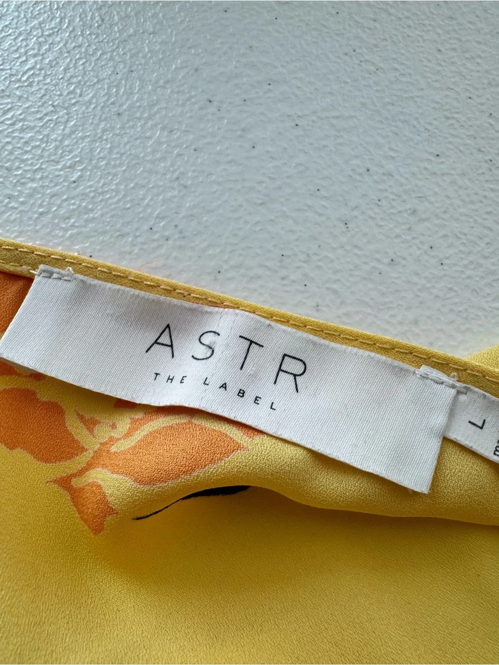 ASTR The Label Yellow Floral Surplice Peplum Blouse Puff Sleeve Top Size L